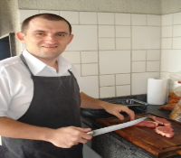 CHURRASQUEIRO E GARÇOM PARA FESTAS E EVENTOS (11)22272435